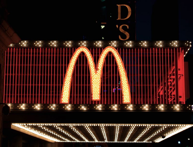 The intriguing story behind McDonald's Golden Arches | The Vintage News