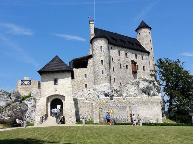 Bobolice Castle. Photo by Jerzy Bereszko CC BY-SA 3.0