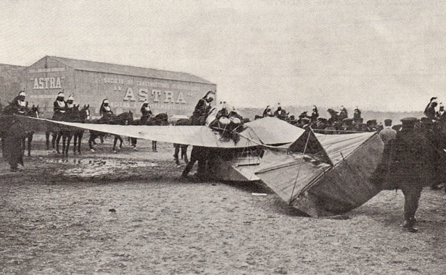 The crash of the Louis Émile Train monoplane