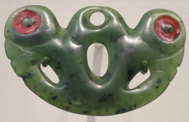 Jade ear pendant