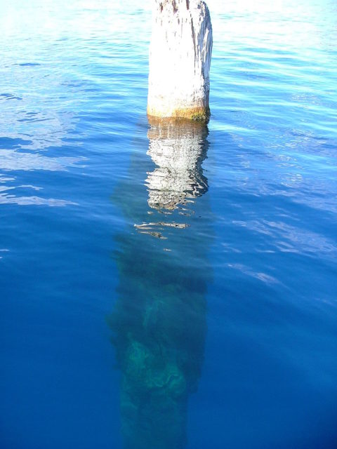 Picture of the Old Man of the Lake (September 13th, 2005) – By TCY – CC BY-SA 2.5