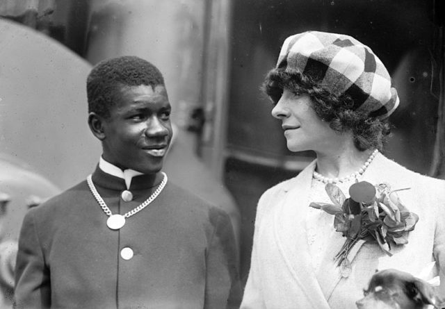 Polaire with the young man she provocatively called her “slave” at the end of her 1910 tour of the United States