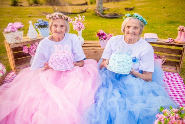 The twins with their birthday cakes.Author: Camila Lima