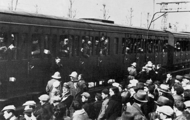 Italian soldiers recruited in 1935, on their way to fight the Second Italo-Abyssinian War.