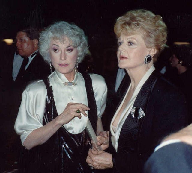 Arthur (left) at the 1989 Emmy Awards with close friend Angela Lansbury (right). Author: Alan Light CC by 2.0