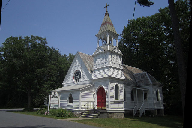 All Saints Episcopal Church, Round Lake NY (1892). Author: Peter P_R_F – CC BY 2.0