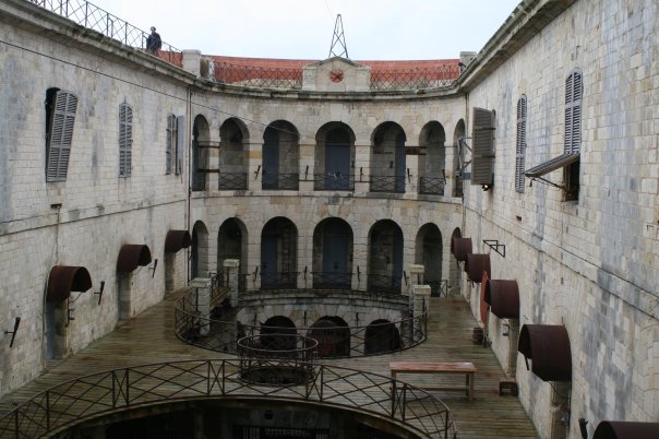 The interior of Fort Boyard, Author: Bmarceau, CC BY-SA 4.0