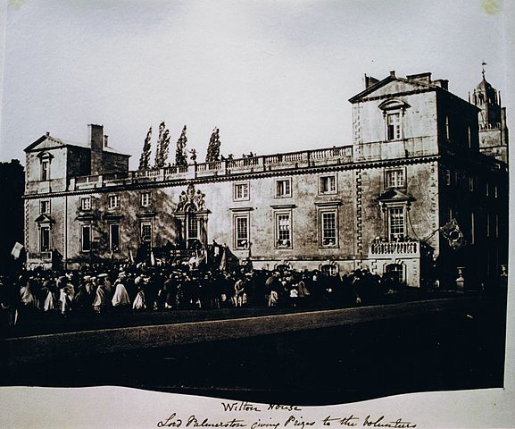 Lord Palmerston addressing a crowd at Wilton House, photo taken 1865.