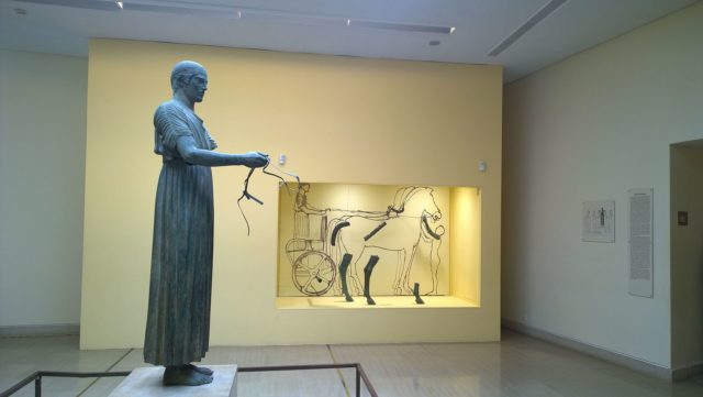The Charioteer with the drawing of the whole statuary. Author: Vaclav Moravec. CC BY-SA 4.0
