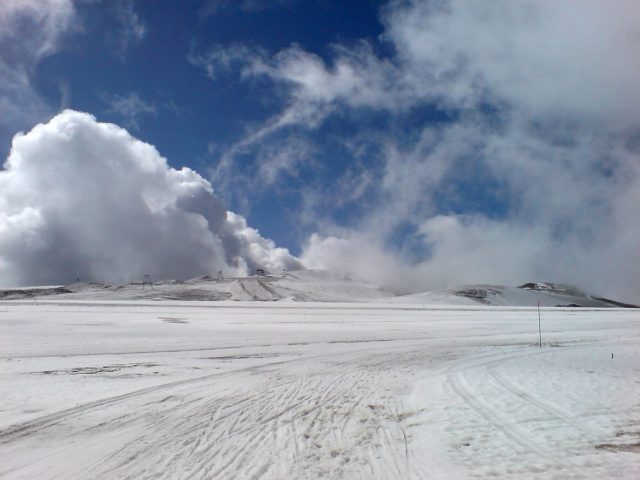 Tsanfleuron Glacier, the view toward west, the same glacier that gave up the bodies of the Swiss couple. Photo by Zacharie Grossen, CC BY-SA 3.0