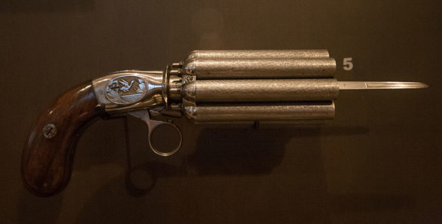 1850s Belgian pepperbox with stiletto blade. Author:Hélène Rival CC BY-SA 3.0