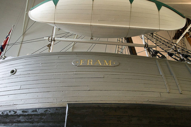 Modern photograph of the Fram’s rounded hull. Author: Ealdgyth. CC BY-SA 3.0