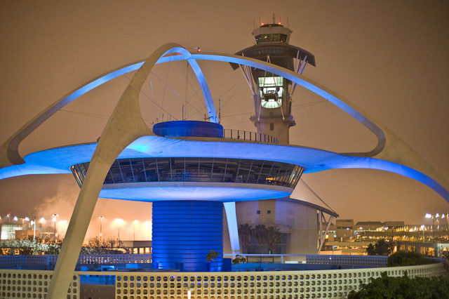 The Theme Building and control tower at Los Angeles International Airport. Author: monkeytime – CC BY 2.0.