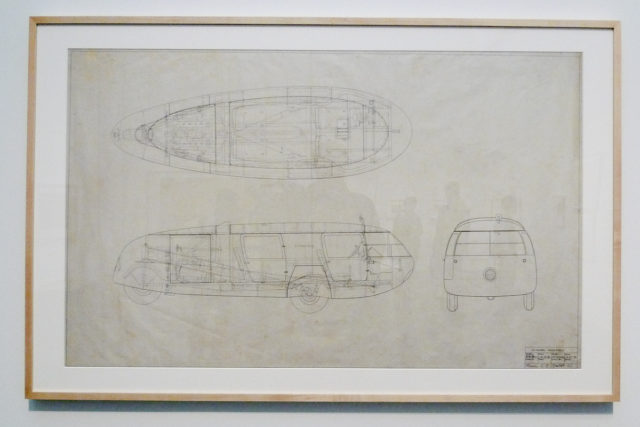 The first concept and the sketch of the Dymaxion car envisioned and designed by U.S. inventor and architect Buckminster Fuller in 1933. Author Sascha Pohflepp, CC – BY 2.0