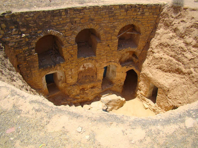 Instead of building the houses, the living quarters were dug vertically into the ground. The structures were built to shelter the Berbers from the harsh environment, but they also retained a strategic advantage. Considered one of the best examples of troglodyte architecture in the world.  Author – Leon petrosyan – CC BY-SA 4.0