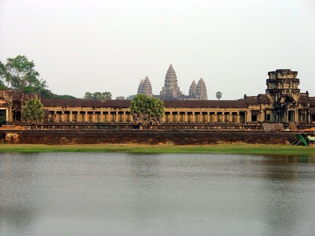View of the west wall of the outer enclosure of Angkor Wat. Photo by Michael Gunther, CC BY-SA 4.0.