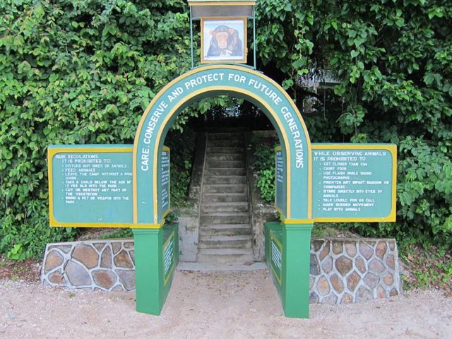 Park entrance of Gombe Stream National Park Author: fabulousfabsfabulousfabs – https://www.flickr.com/photos/fabulousfabs/6510794229/Gombe Stream National Park, Lake Tanganyika, TanzaniaCC BY 2.0