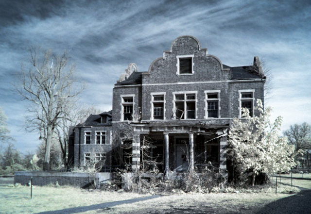 Pennhurst State School and Hospital, Limerick Building. Author: Thomas. CC BY-ND 2.0