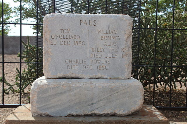 Billy the Kid’s headstone in Fort Sumner, New Mexico. Author: Asagan CC BY-SA 3.0