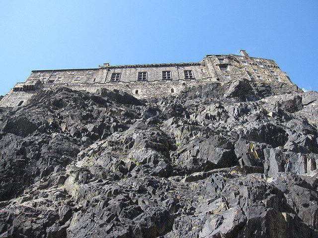 It stands upon the plug of an extinct volcano. Author: Bernt Rostad CC by 2.0