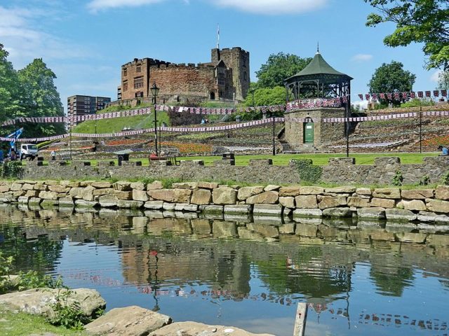 View of the bandstand, flower terraces, and river bank in the Castle Pleasure Grounds. Author: Tanya Dedyukhina. CC BY 3.0