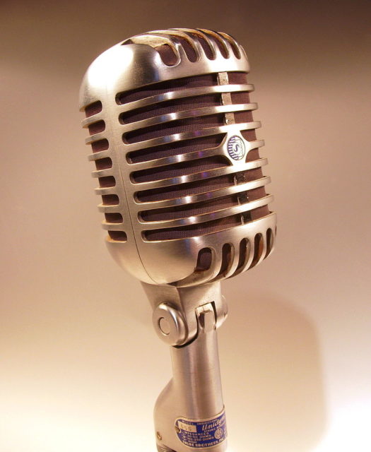 Microphone Author:Holger.Ellgaard CC BY-SA 3.0