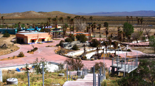 The remnants of Rock-A-Hoola Waterpark in the foreground, and Interstate 15 in the background. Author: Dzealand CC BY-SA 4.0