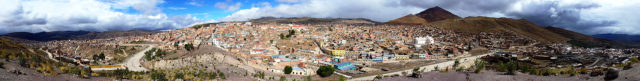 Potosí with Cerro Rico in the background. Author: Martin St-Amant   CC BY 3.0