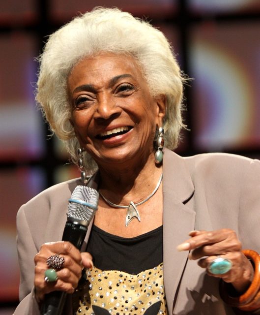 Nichelle Nichols at the 2013 Phoenix Comicon in Phoenix, Arizona. Author: Gage Skidmore CC BY-SA 3.0