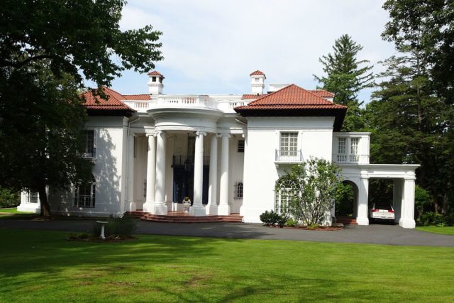 House in Irvington. Photo by Jim.henderson CC BY 4.0