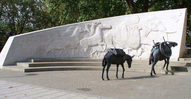 Western section of the memorial Author: Iridescenti CC BY-SA 3.0