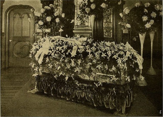 Casket of Virginia Rappe.