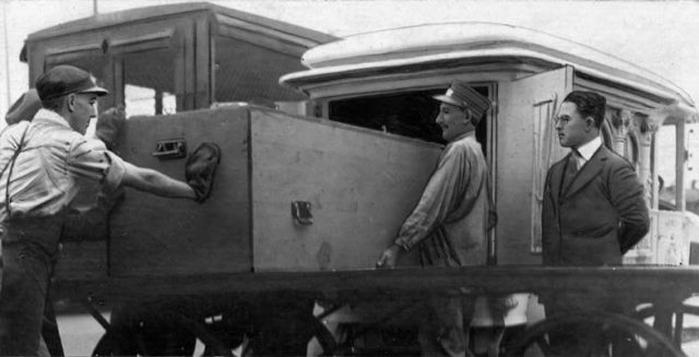 Rappe’s coffin arrives in Los Angeles, September 17, 1921