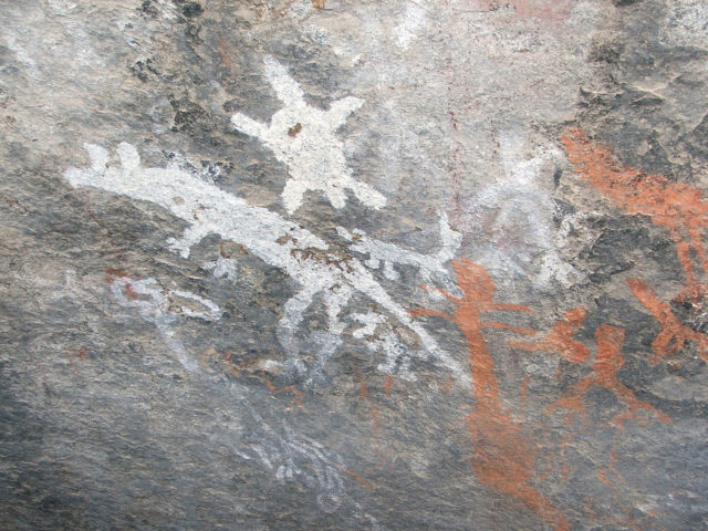 Aboriginal Namadgi National Park featuring a Kangaroo, Dingoes, Echidna or Turtles, totems and stories are created using dots. Author: Martyman CC BY-SA 3.0