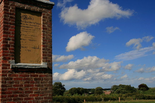 A monument built at the falling point of Wold Cottage Meteorite   Author:jo-h CC BY2.0