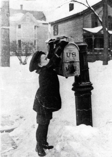 Mailing Letters Author: Smithsonian Institution