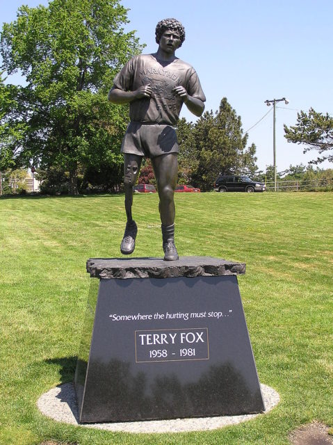 Terry Fox statue in Beacon Hill Park, Victoria, British Columbia Author: Hans-Peter Eckhardt CC BY-SA 2.0