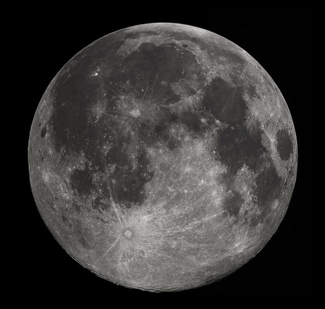 Full moon as seen from Earth’s Northern Hemisphere. Some people claim that private ownership of the Moon might be possible. Author: Gregory H. Revera. CC BY-SA 3.0.