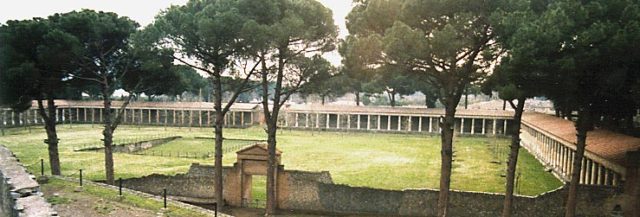 Pompeii gymnasium, from the top of the stadium wall. Author: Haiduc CC BY-SA 3.0