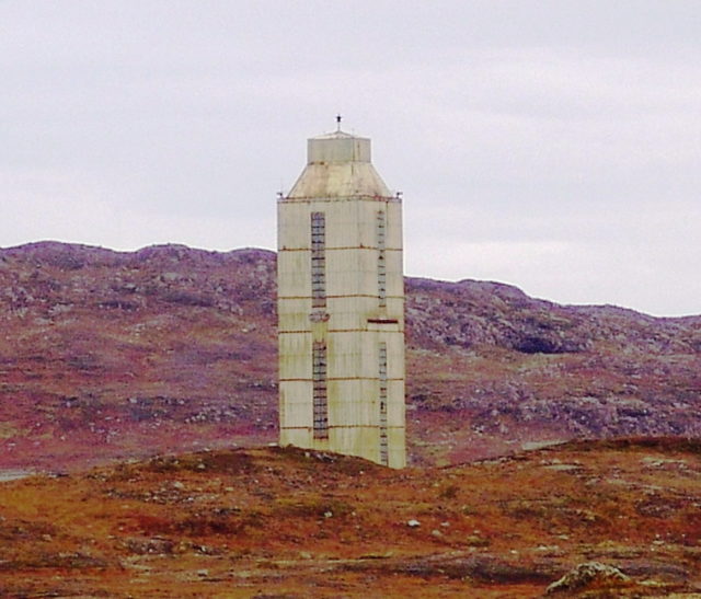 Superstructure of the Kola Superdeep Borehole, 2007. Author: Andre Belozeroff. CC BY-SA 3.0.