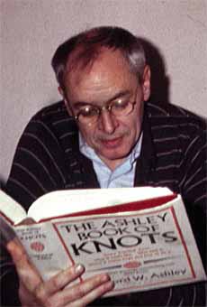 R. D. Laing, was a Scottish psychiatrist who was associated with the anti-psychiatry movement and inspired Rosenhan to do his experiment at one of his lectures. CC BY 2.5