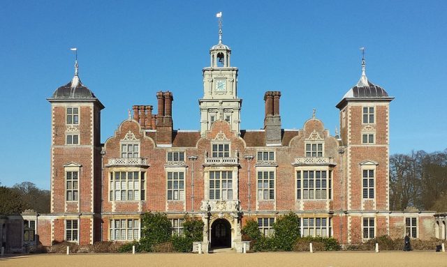 Blickling Hall, Aylsham, Norfolk, England. Author: DeFacto. CC BY-SA 4.0