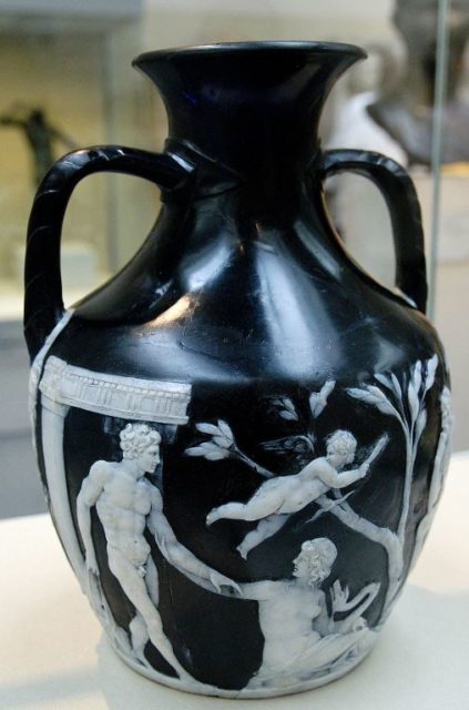 Wedding scene, detail of the side A of the Portland Vase. Author: Jastrow CC BY 2.5