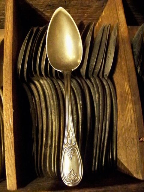 1856 spoons at Arabia Steamboat Museum Auhor: Prosekc CC BY-SA 3.0