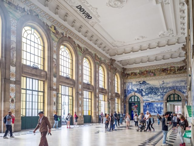 São Bento station interior