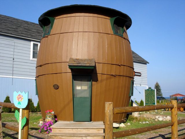 Pickle Barrel House in 2008. Author: Kristina_5 CC BY 2.0