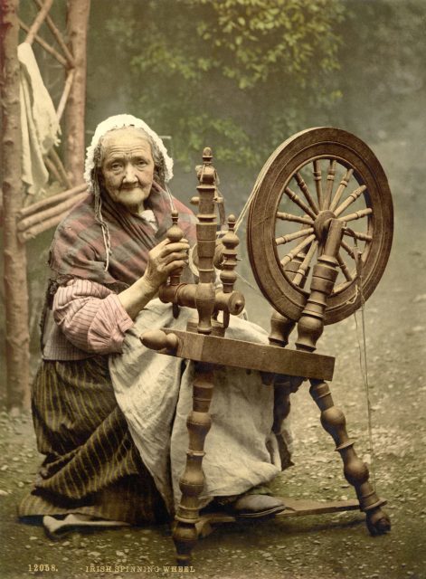 Irish spinning wheel – around 1900