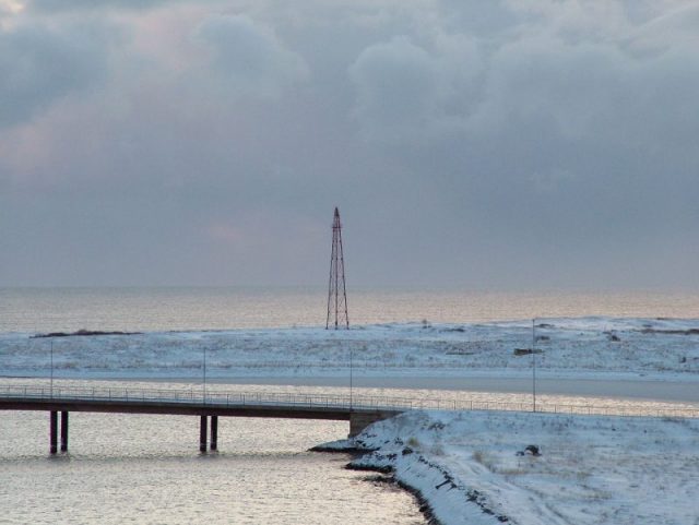 Mast in Vadsø. Author: Clemensfranz -CC BY-SA 3.0