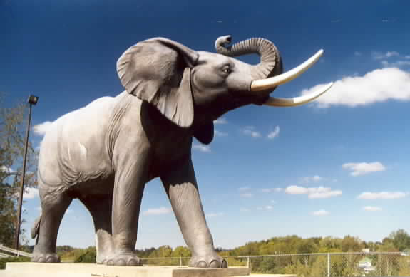 Jumbo statue in St. Thomas, Ontario. CC BY-SA 3.0