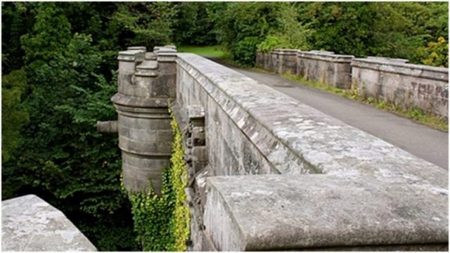 Overtoun Bridge Photo Credit: Allan Ogg CC BY-SA 3.0